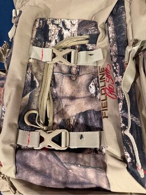 Fieldline Pro Series Men's Backpack - Tan Camo
